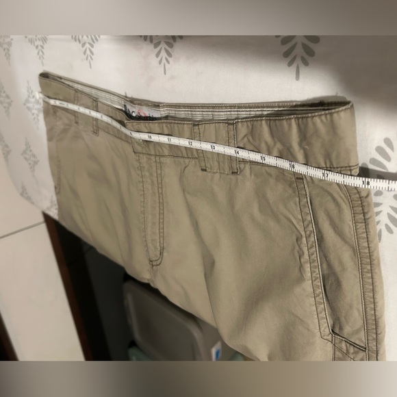 Columbia Women’s Cargo Shorts Size 16 - Picture 6 of 9